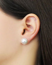 Cargar imagen en el visor de la galería, Pearl Studs

